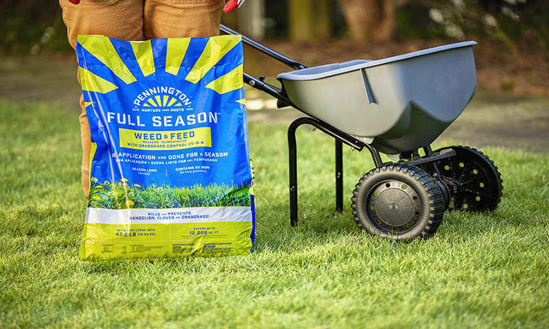 With Pennington, one product feeds your grass and tackles lawn weeds.